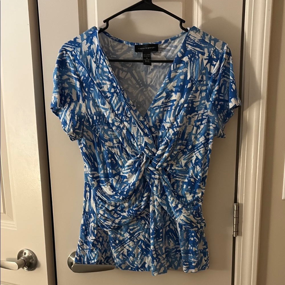 Cable & Gauge Blue and White Ruched Short Sleeve Blouse